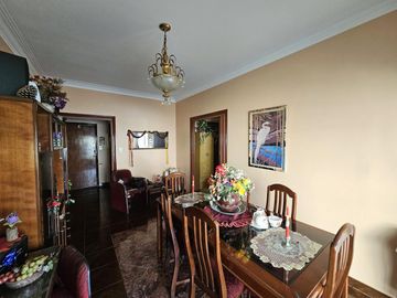 DEPARTAMENTO 3 AMBIENTES AL FRENTE CON BALCON EN BARRACAS VENTA