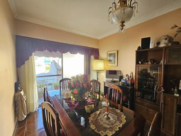 DEPARTAMENTO 3 AMBIENTES AL FRENTE CON BALCON EN BARRACAS VENTA