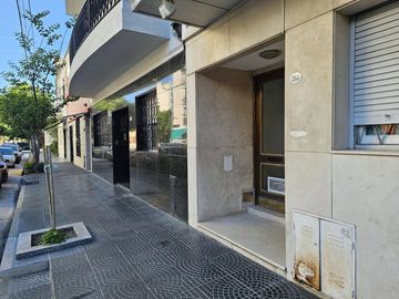 DEPARTAMENTO 3 AMBIENTES AL FRENTE CON BALCON EN BARRACAS VENTA