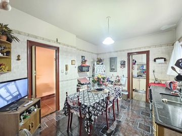 DEPARTAMENTO 3 AMBIENTES AL FRENTE CON BALCON EN BARRACAS VENTA