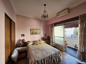 DEPARTAMENTO 3 AMBIENTES AL FRENTE CON BALCON EN BARRACAS VENTA