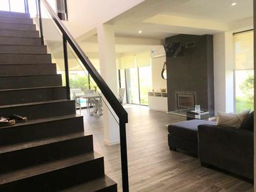 Casa - Lagoon Pilar