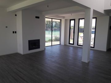 Casa - Lagoon Pilar