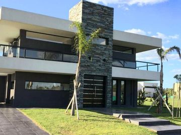 Casa - Lagoon Pilar
