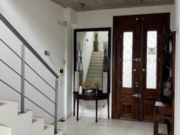 4 Dormitorios - Terraza - Parrilla - RECICLADA - Casa en CHACARITA