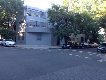 4 Dormitorios - Terraza - Parrilla - RECICLADA - Casa en CHACARITA