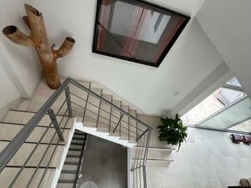 4 Dormitorios - Terraza - Parrilla - RECICLADA - Casa en CHACARITA