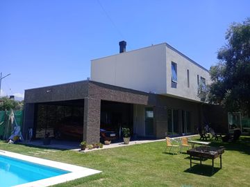 Venta , casa Barrio Privado , Chacras de Coria, Lujan de Cuyo.