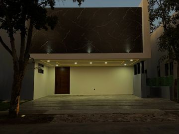 Casa en venta en Yucatán Country Club