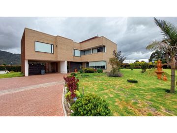 SE VENDE HERMOSA CASA EN TENJO