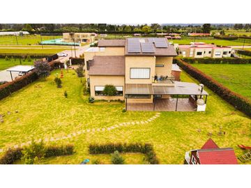 SE VENDE HERMOSA CASA EN TENJO