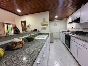 Se Vende Apartamento en Unidad Enclave La Mota
