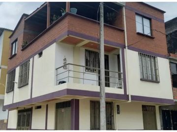 Casa para la venta en Cuba, Miraflores, Sector de Naranjito,Pereira