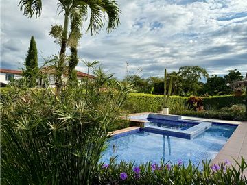 Casa campestre en conjunto cerrado en venta sector Aeropuerto