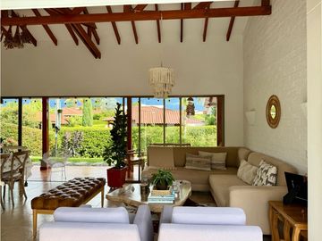 Casa campestre en conjunto cerrado en venta sector Aeropuerto