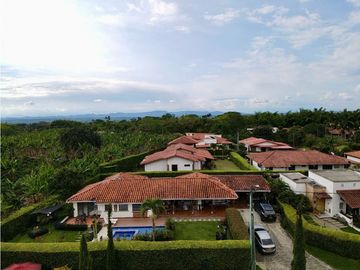 Casa campestre en conjunto cerrado en venta sector Aeropuerto