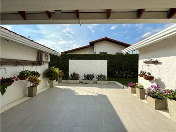 Casa campestre en conjunto cerrado en venta sector Aeropuerto