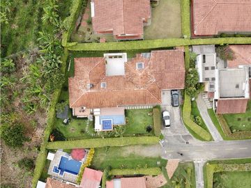 Casa campestre en conjunto cerrado en venta sector Aeropuerto