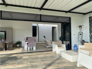 RENTA HERMOSA CASA CAMPESTRE VIA ARMENIA