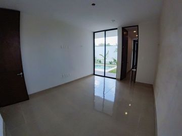 CASA  EN CHOLUL CON ALBERCA EN EL NORTE DE MERIDA YUCATAN