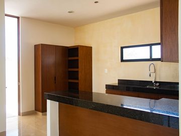 CASA  EN CHOLUL CON ALBERCA EN EL NORTE DE MERIDA YUCATAN