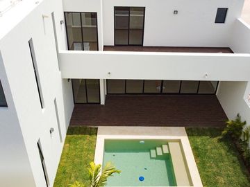 CASA  EN CHOLUL CON ALBERCA EN EL NORTE DE MERIDA YUCATAN