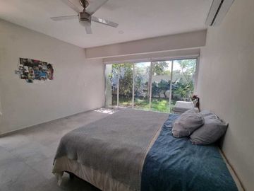Venta de casa en privada Zelena Conkal, con una habitación en planta baja