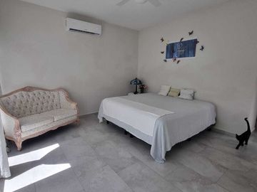 Venta de casa en privada Zelena Conkal, con una habitación en planta baja