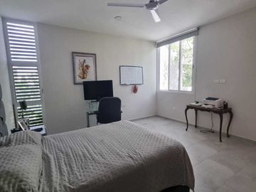 Venta de casa en privada Zelena Conkal, con una habitación en planta baja