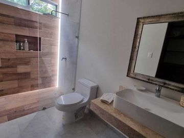 Venta de casa en privada Zelena Conkal, con una habitación en planta baja