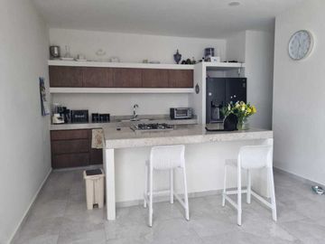 Venta de casa en privada Zelena Conkal, con una habitación en planta baja
