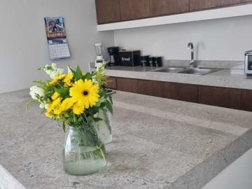 Venta de casa en privada Zelena Conkal, con una habitación en planta baja