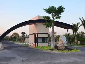 Venta de casa en privada Zelena Conkal, con una habitación en planta baja
