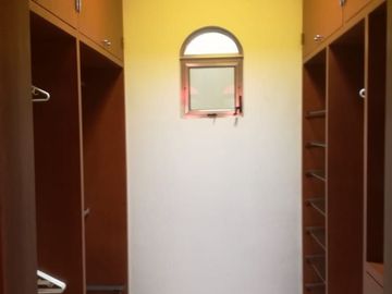 Venta de hermosa residencia de una planta en Zona Norte, Montecristo