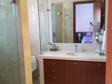 Venta de hermosa residencia de una planta en Zona Norte, Montecristo