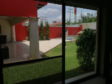Venta de hermosa residencia de una planta en Zona Norte, Montecristo