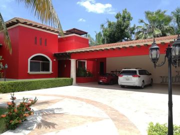 Venta de hermosa residencia de una planta en Zona Norte, Montecristo