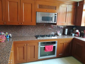 Venta de hermosa residencia de una planta en Zona Norte, Montecristo