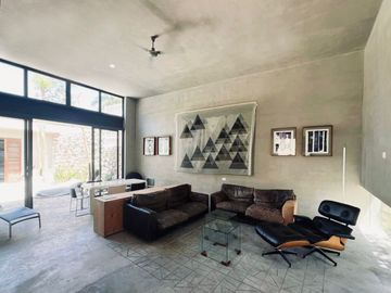 Venta de casa cerca de la plancha Mérida