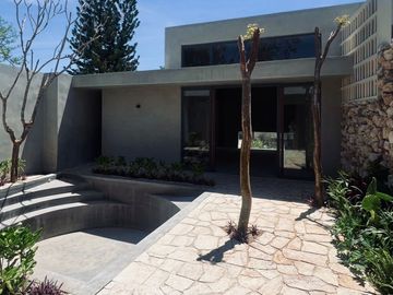 Venta de casa cerca de la plancha Mérida