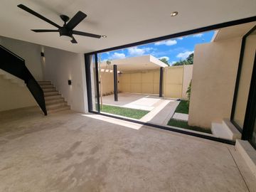 Venta de casa en Residencial Xcanatún, Mérida