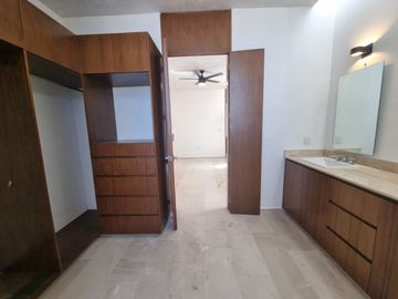 Venta de casa en Residencial Xcanatún, Mérida