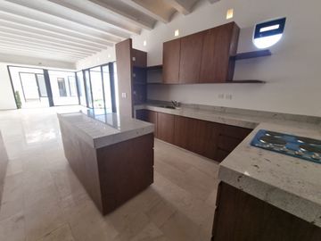 Venta de casa en Residencial Xcanatún, Mérida