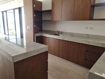 Venta de casa en Residencial Xcanatún, Mérida