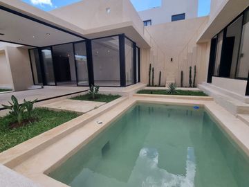Venta de casa en Residencial Xcanatún, Mérida