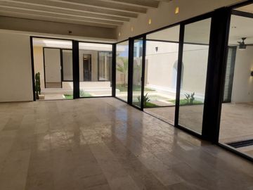 Venta de casa en Residencial Xcanatún, Mérida