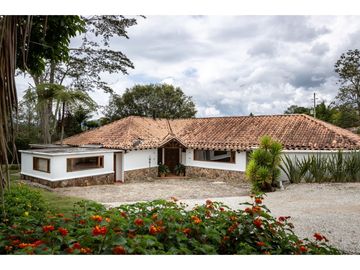 Casa en Arriendo Amoblado Vía Rionegro La Ceja