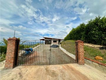 Casa campestre nueva en venta en condominio La Buitrera Palmira Valle