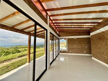 Casa campestre nueva en venta en condominio La Buitrera Palmira Valle