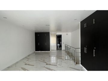 ALQUILER DE CASA EN SANTA CLARA ESQUINERA DE LAS VILLAS REMODELADA
